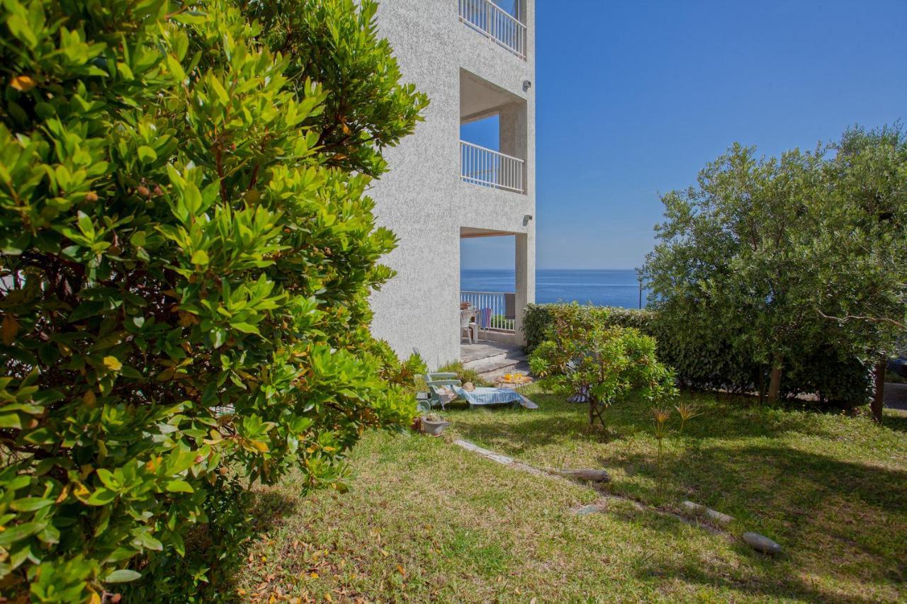 Casa L'Alivi Apartamento Luri Exterior foto